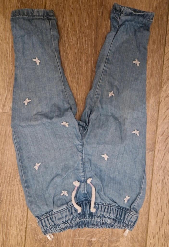 Jeansbroek, Kinderen en Baby's, Babykleding | Maat 74, Ophalen of Verzenden, Meisje, Jurkje of Rokje