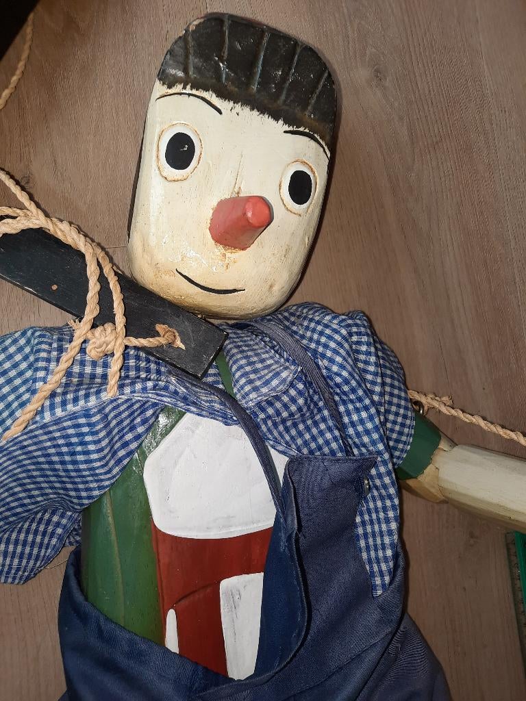 Levensgrote handgesneden Italiaanse Pinokkio marionet. 90cm, Huis en Inrichting, Woonaccessoires | Overige, Gebruikt, Hout, Meerkleurig