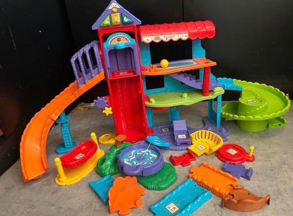Vtech speelhuis met glijbaan en losse onderdelen, Ophalen of Verzenden, Gebruikt, 6 maanden tot 2 jaar
