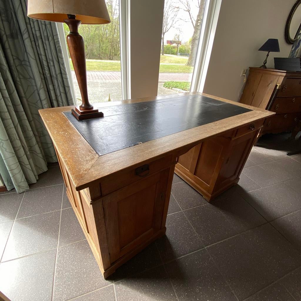 Antiek houten bureau met zwartleren blad, Ophalen