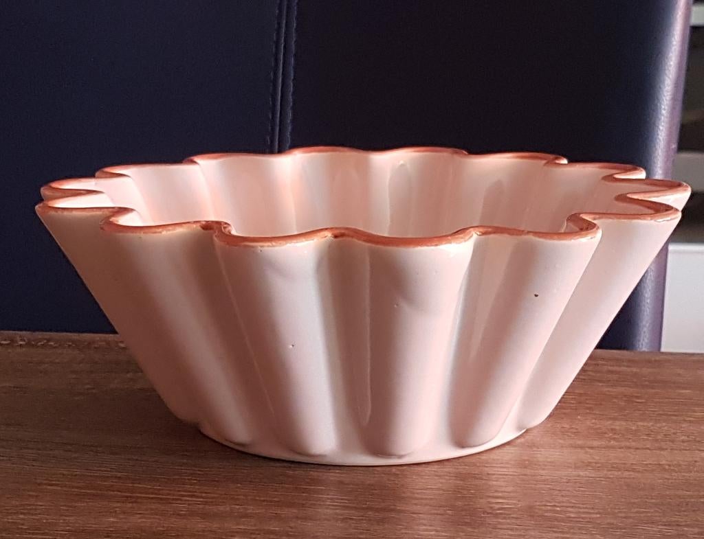 Emile Henry brioche vorm, Huis en Inrichting, Keuken | Servies, Ophalen, Gebruikt, Keramiek, Schaal of Schalen