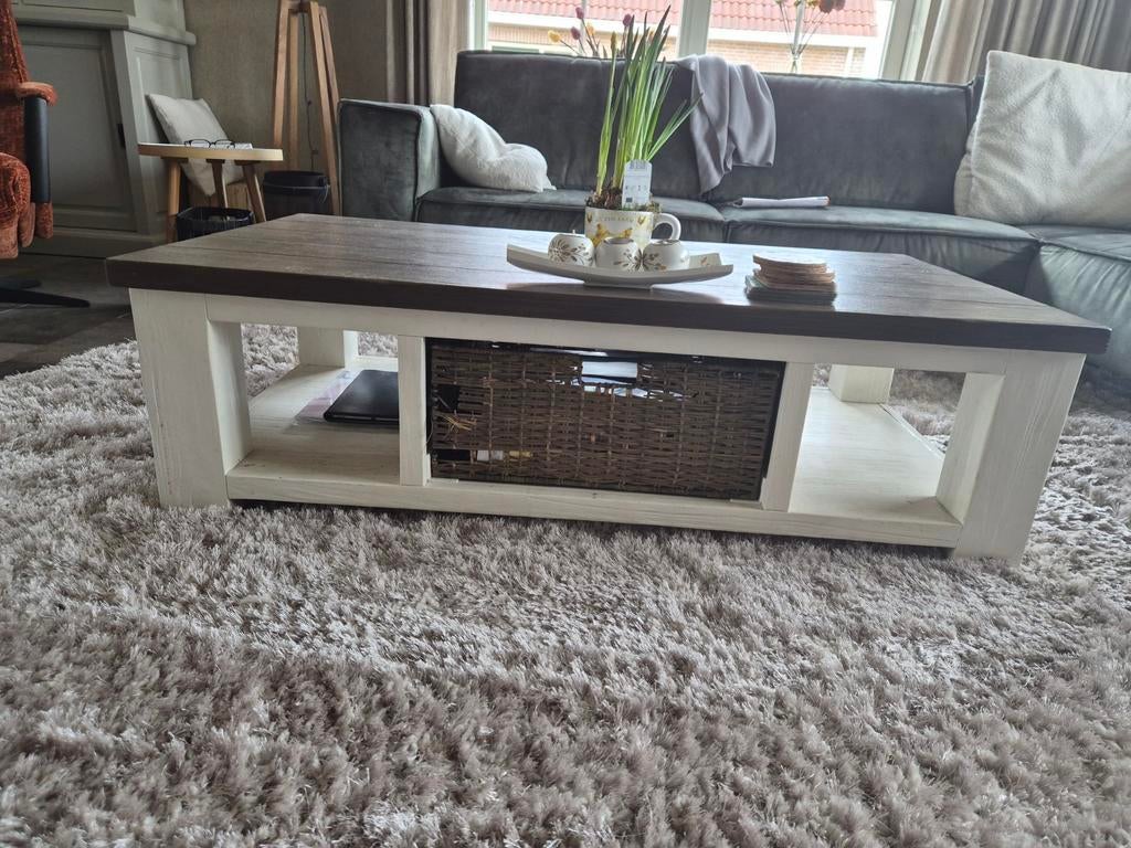 Salontafel met rieten lectuurlade, Ophalen