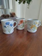 3 puntgave mokken van het Libelle Wilde Bloemen-servies., Nieuw, Ophalen of Verzenden, Overige stijlen, Kop(pen) en/of Schotel(s)