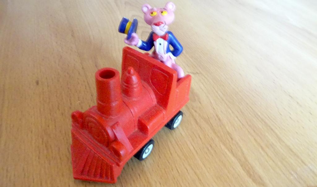 Vinyl / rubber locomotief met Pink Panther / Roze Panter, Ophalen of Verzenden, Overige figuren, Gebruikt, Beeldje of Figuurtje