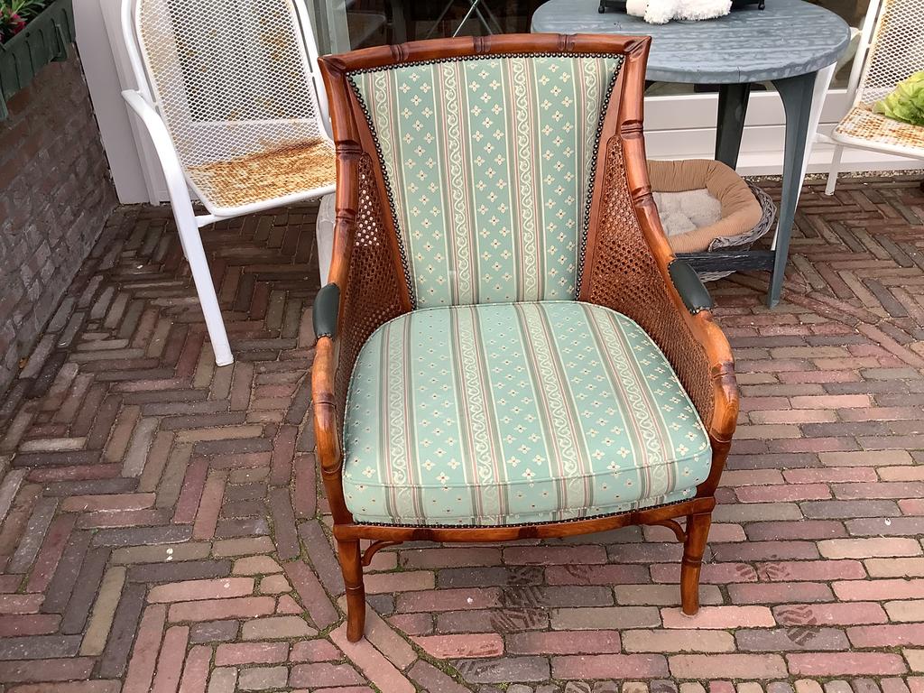 2 stoelen in nette staat, Ophalen