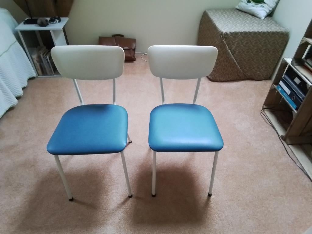 2 vintage stoelen, Ophalen, Gebruikt, Kunststof, Twee