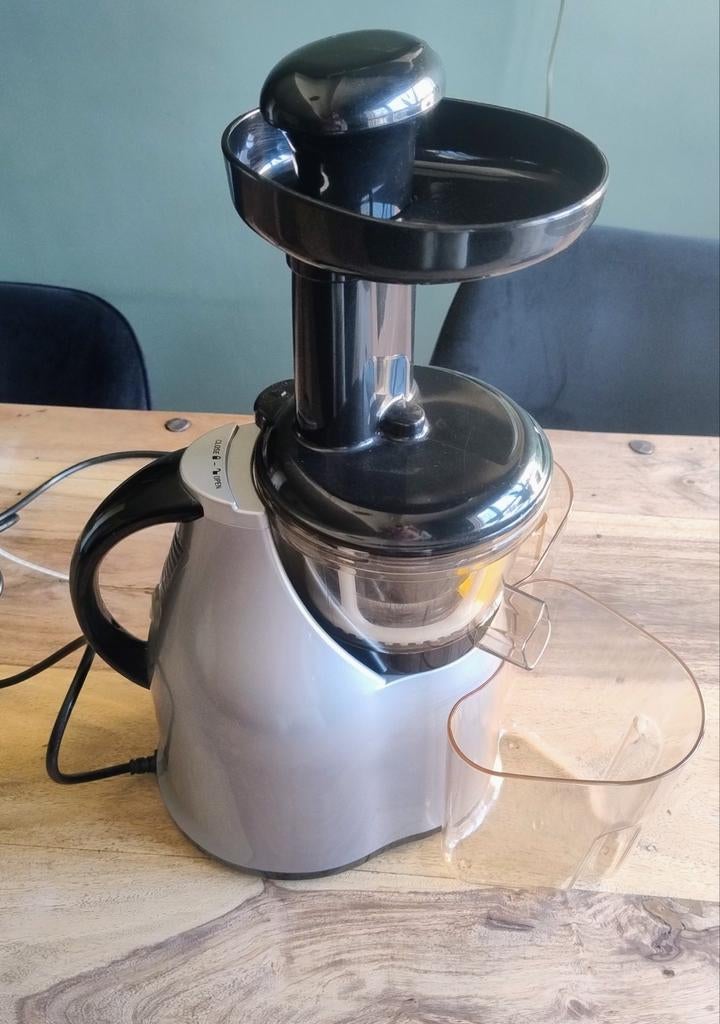 Hurom slowjuicer HB serie HB-SBC09, Ophalen of Verzenden, Zo goed als nieuw, Slowjuicer