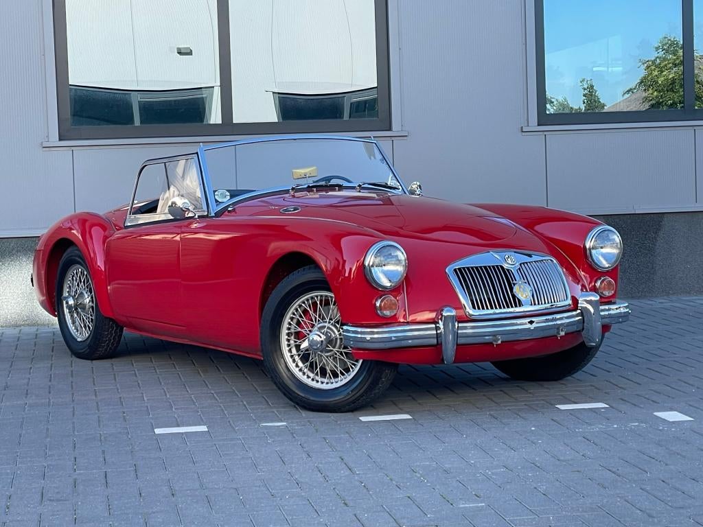 MG A1600  MK2 Cabrio 1961 Rood, Auto's, Oldtimers, 94 pk, Achterwielaandrijving, Zwart, Cabriolet