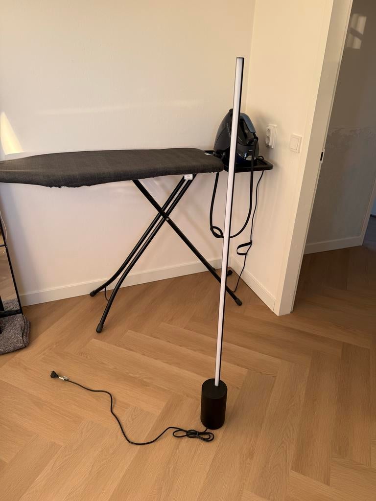 Philips Hue Gradient Signe Vloerlamp Zwart, Ophalen, Zo goed als nieuw, Kunststof, 100 tot 150 cm