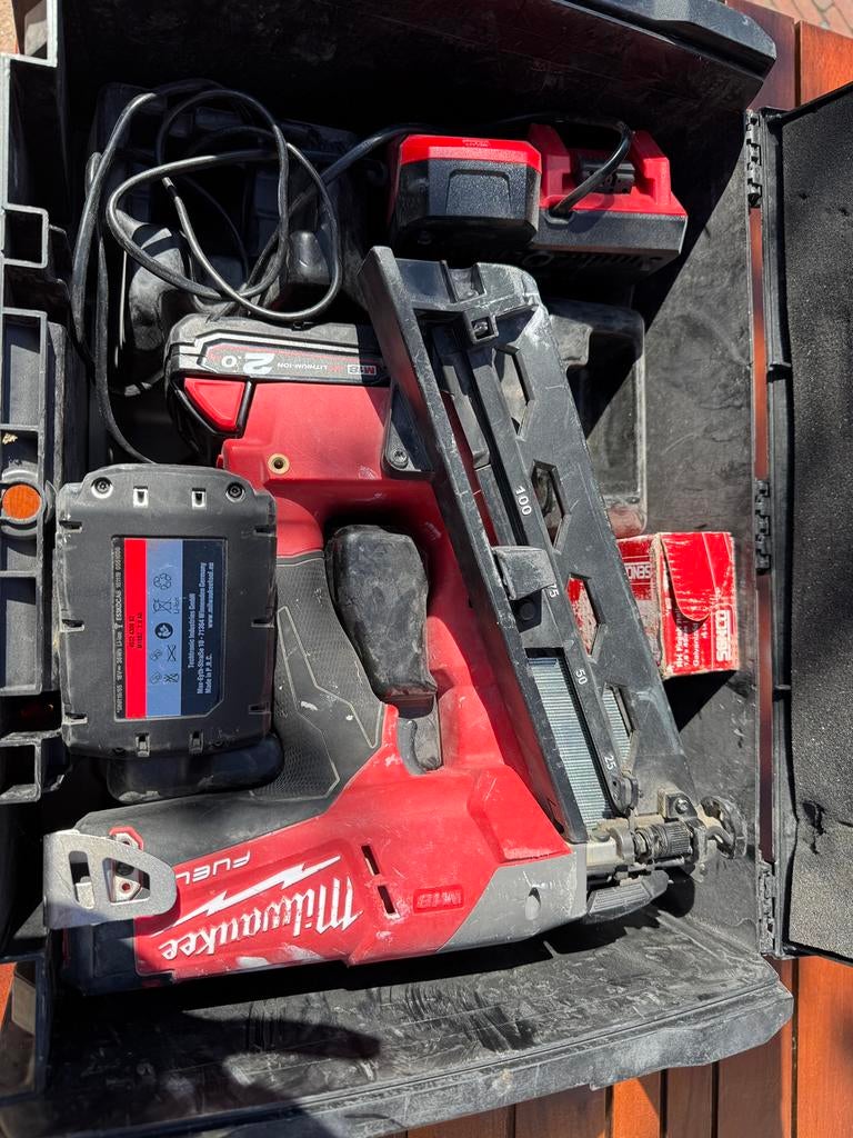 Milwaukee M18 FUEL afwerktacker (brad/finish nailer), Ophalen, Zo goed als nieuw, Overige typen