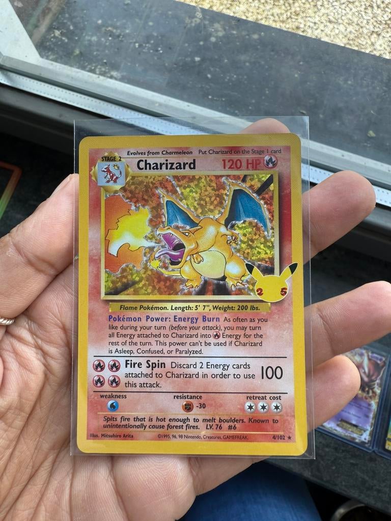 Umbreon psa10 /charizard celebrations!, Hobby en Vrije tijd, Verzamelkaartspellen | Pokémon, Ophalen of Verzenden, Zo goed als nieuw