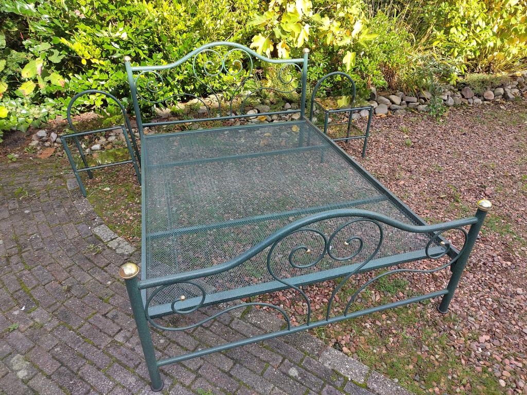 Bed twijfelaar goede staat met gouden knoppen, Ophalen, Zo goed als nieuw, Twijfelaar, Metaal