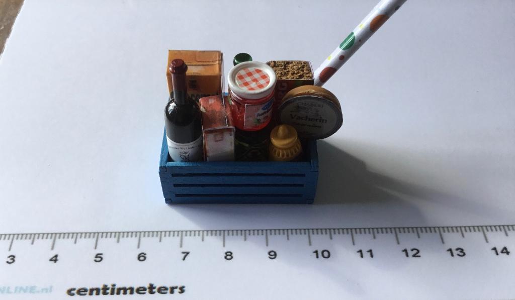 Poppenhuis miniaturen kratje boodschappen blauw, Ophalen of Verzenden, Nieuw, Poppenhuis