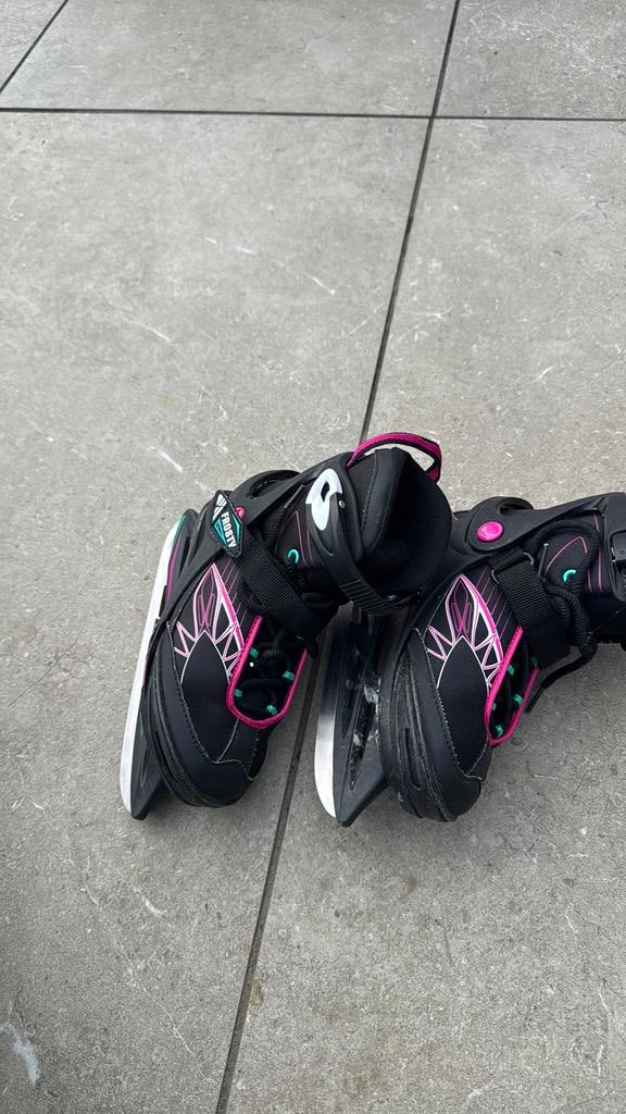 Kinderschaatsen verstelbaar, Sport en Fitness, Schaatsen, Ophalen, Zo goed als nieuw, Kunstschaatsen, Overige merken