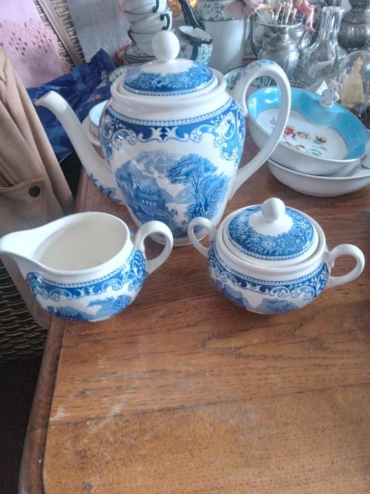 te koop serviesdelen P Regout serie CASTILLO, Antiek en Kunst, Antiek | Servies los, Ophalen of Verzenden