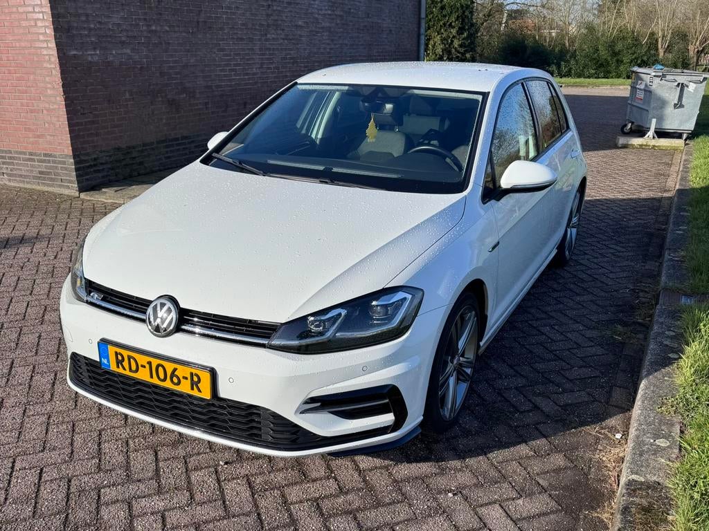 Volkswagen Golf 1.5 TSI Highline R-Line ACT DSG 2017 Wit, 1498 cc, 4 cilinders, 150 pk, Wit