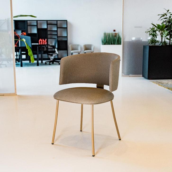 MOBBOLI DAILY, Huis en Inrichting, Stoelen, Zo goed als nieuw, Eén, Ophalen