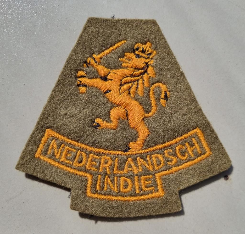 Ned.-Indië / KNIL mouwleeuw NEDERLANDSCH INDIE, Verzamelen, Ophalen of Verzenden, Landmacht, Nederland, Embleem of Badge