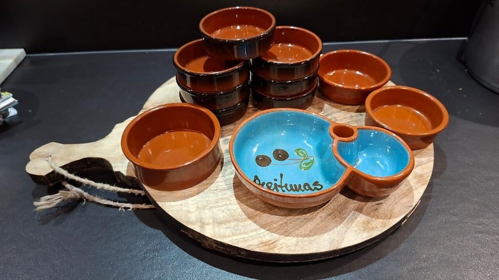 10 Tapas en 1 olijven schaaltjes & HK ronde Living plank, Huis en Inrichting, Gebruikt, Keramiek, Ophalen of Verzenden, Schaal of Schalen