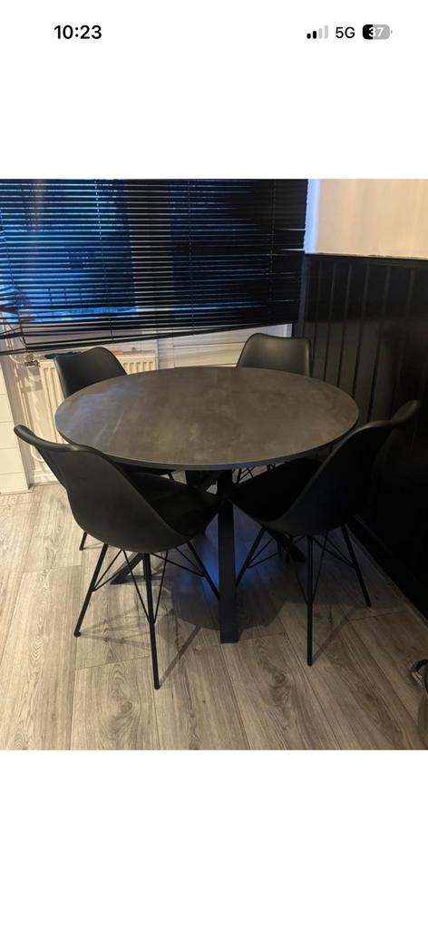 Ronde eettafel met 3 stoelen, Ophalen, 100 tot 150 cm, Rond, Zo goed als nieuw