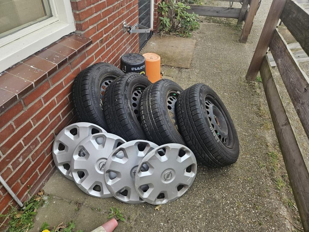 Continental winterbanden op stalen velg, Ophalen, Opel