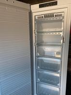 Zo goed als nieuwe vrieskast No Frost van Bauknecht, Vrieskast, Zo goed als nieuw, Energieklasse A of zuiniger, 160 cm of meer
