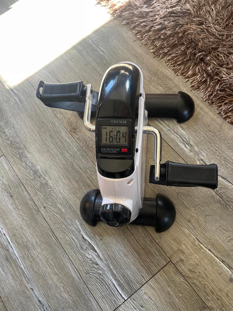 Rebelo Stoelfiets - Compacte Hometrainer voor Thuis, Sport en Fitness, Kunststof, Armen, Ophalen of Verzenden, Zo goed als nieuw