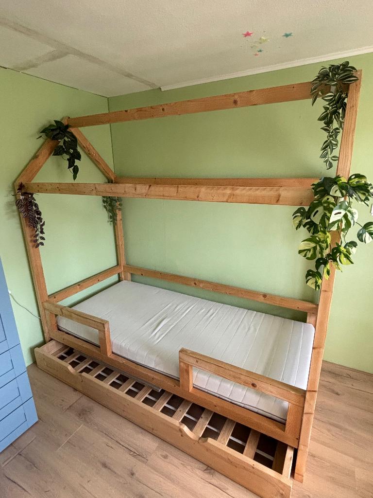 Kinderbed, Kinderen en Baby's, Kinderkamer | Bedden, Ophalen, 85 tot 100 cm, Gebruikt, Lattenbodem