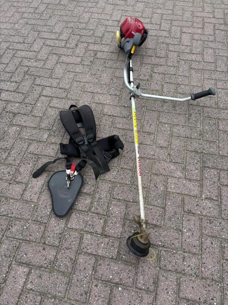 Honda bosmaaier – incl. staalborstel, zaagblad etc., Ophalen, Gebruikt, 10 tot 30 cm, Benzine