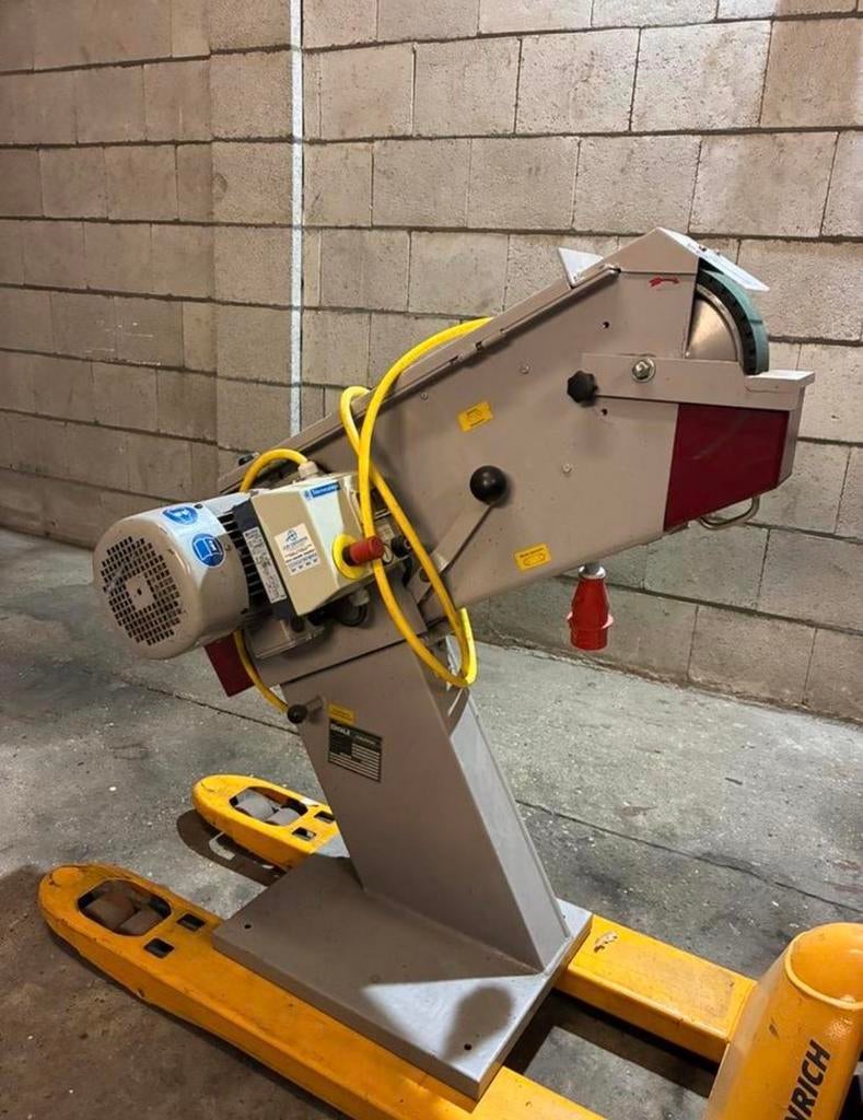 Bandschuurmachine professioneel 380v, Ophalen, Zo goed als nieuw, 600 tot 1200 watt, Bandschuurmachine