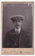 CDV man met puntsnor en platte pet door P. Weise Enschede, Gebruikt, Verzenden, Foto, Voor 1940