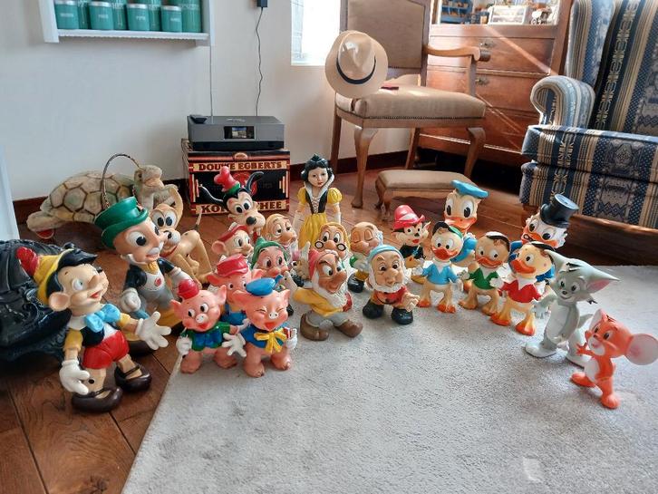 Ledraplastic pieppoppen piep pop verzameling, Verzamelen, Disney, Gebruikt, Beeldje of Figuurtje, Overige figuren, Ophalen of Verzenden