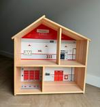 Flisat poppenhuis gepimpt tot brandweer als NIEUW, Kinderen en Baby's, Speelgoed | Poppenhuizen, Ophalen, Zo goed als nieuw, Poppenhuis