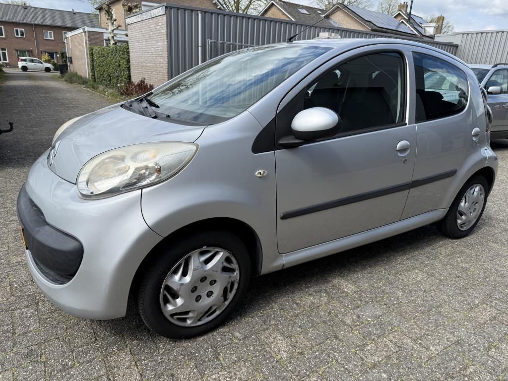 Citroën C1 1.0 2008 Zilver 5 deurs APK 28-9-26 (bj 2008), Auto's, Stof, Gebruikt, 4 stoelen, C1