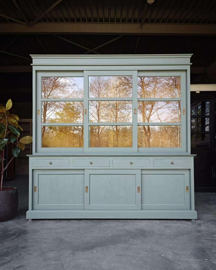 Prachtige buffetkast in de kleur Eucalyptus  #2603, Huis en Inrichting, Kasten | Buffetkasten, Niet ingevuld, Met deur(en), 200 cm of meer