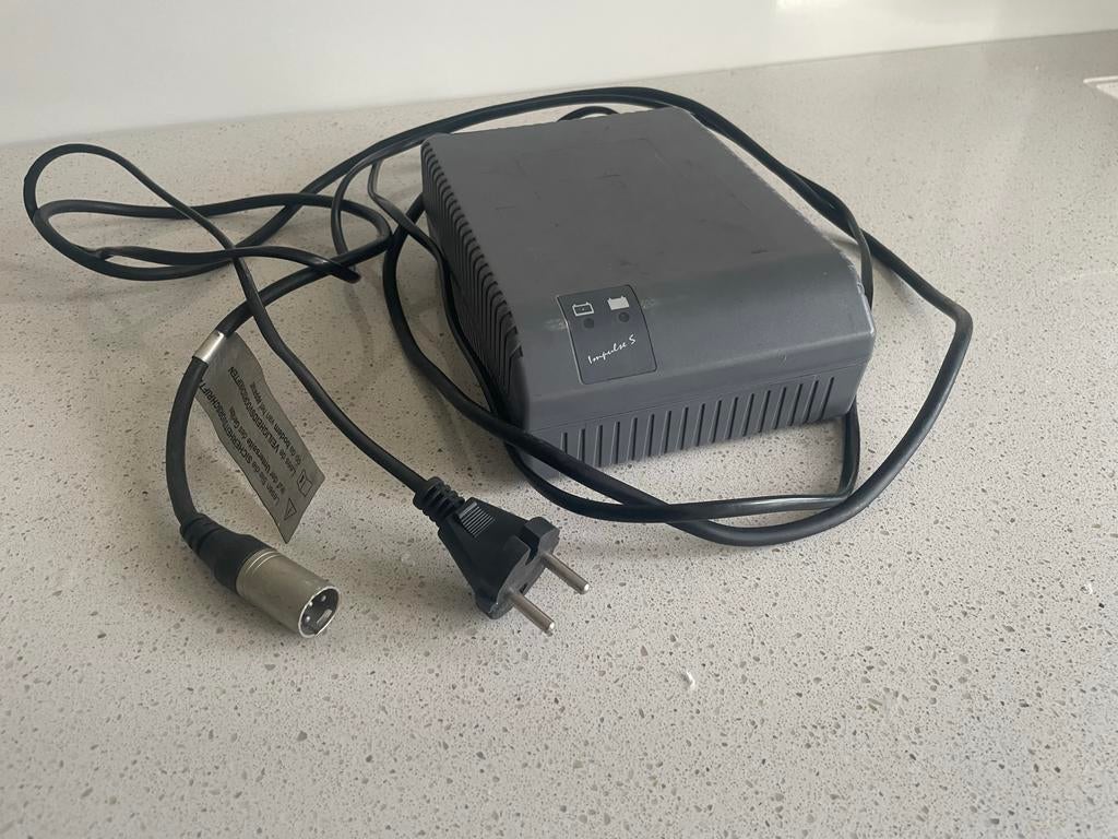 Impulse S Oplader / Lader (met XLR-aansluiting), Ophalen of Verzenden, Gebruikt