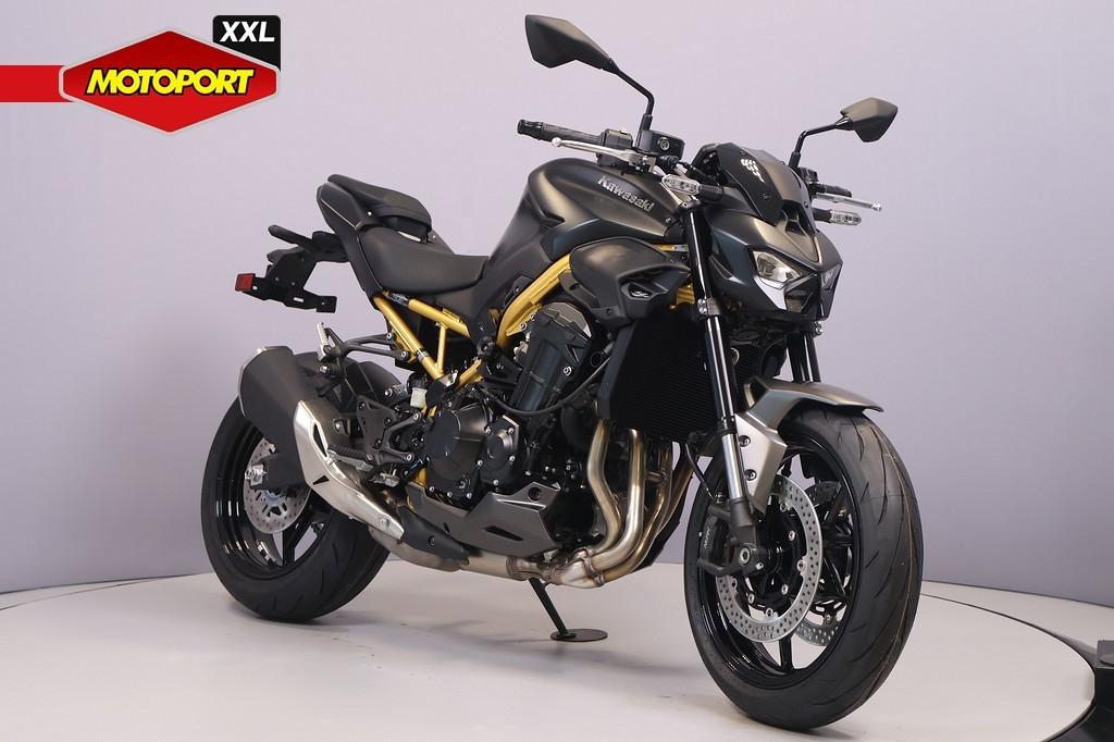 Kawasaki Z900 70KW, Bedrijf, Naked bike