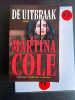 De Uitbraak - Martina Cole (Thriller), Ophalen of Verzenden, Zo goed als nieuw, Europa overig