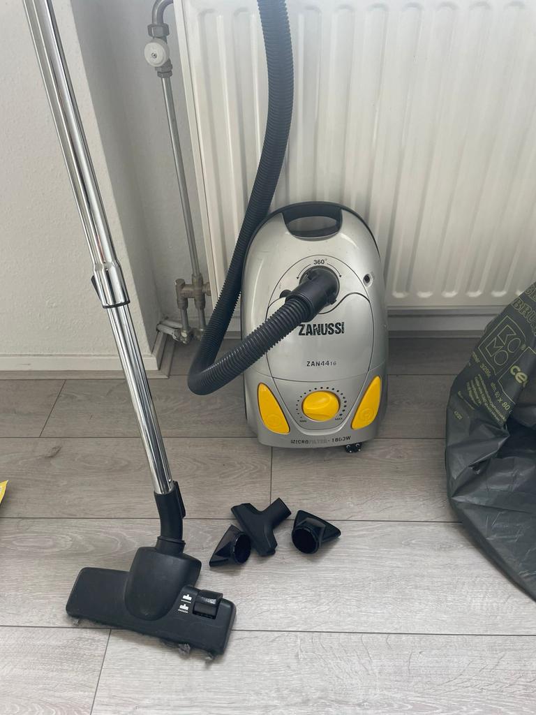 Goed functionerende stofzuiger, Witgoed en Apparatuur, Stofzuigers, Ophalen, Gebruikt, Stofzuiger