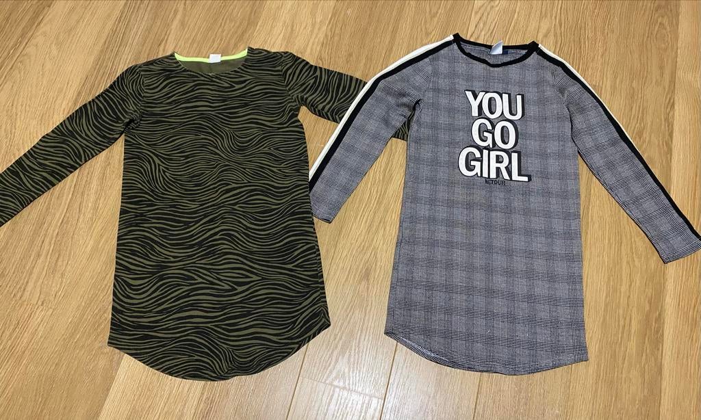 Twee mooie meisjes jurkjes maat 134, Ophalen of Verzenden, Zo goed als nieuw, Meisje, Jurk of Rok