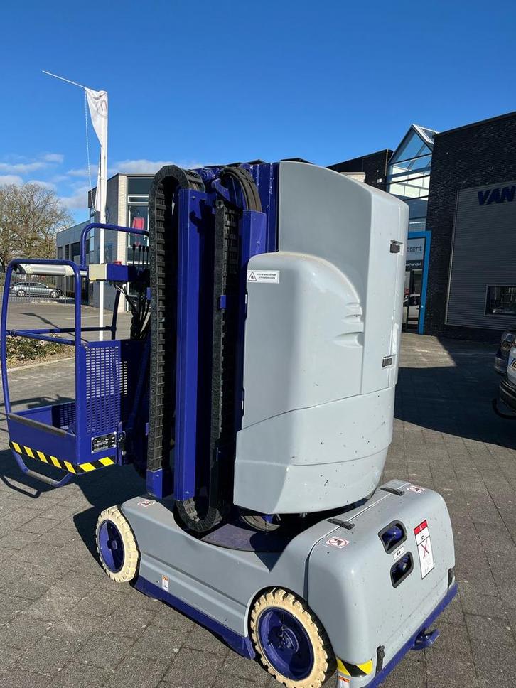 Compacte elektrische schaarlift - Ideaal voor binnenwerk, Zakelijke goederen, Machines en Bouw | Liften, Steigers en Ladders, Ophalen