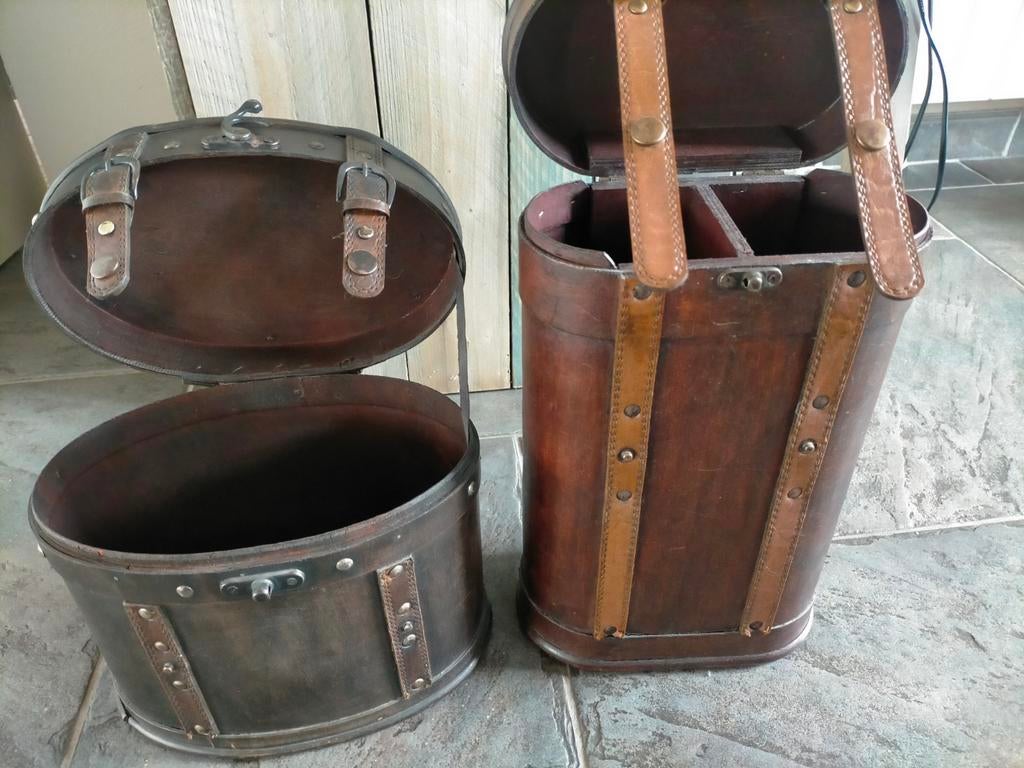 Leren /houten wijnkoffers - 2 maten voor 2 flessen, Gebruikt, Ophalen of Verzenden, Minder dan 5 flessen, Minder dan 50 cm