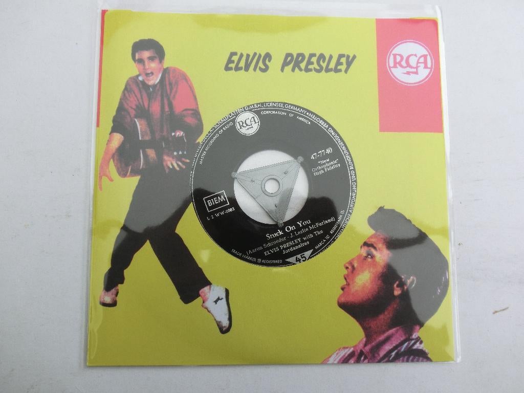 Elvis Presley Fame and fortune/Stuck on you, 7 inch, Single, Ophalen of Verzenden, Zo goed als nieuw