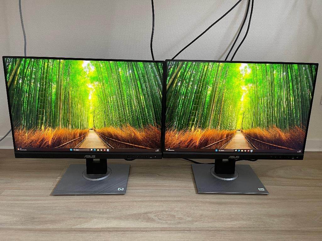 (2x) ASUS ProArt PA248QV, Computers en Software, Monitoren, Ophalen, ASUS ProArt, In hoogte verstelbaar, Zo goed als nieuw