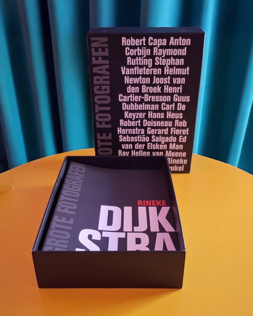 Volkskrant Grote Fotografen box compleet 20 delen A3, Boeken, Diverse fotografen, Ophalen, Gelezen, Fotografen