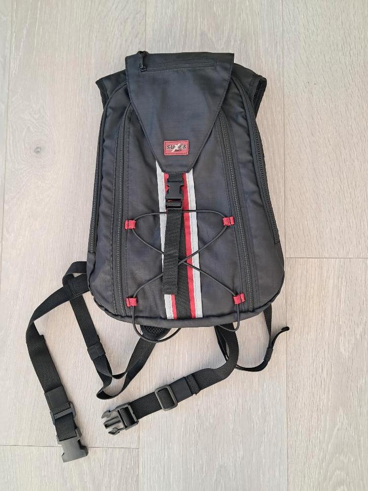 Rugzakje, Sieraden, Tassen en Uiterlijk, Tassen | Rugtassen, Zo goed als nieuw, Overige merken, 25 tot 40 cm, 30 tot 45 cm, Ophalen of Verzenden