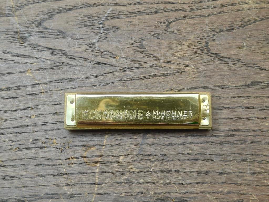 M.Hohner Echophone G Goudkleur !, Muziek en Instrumenten, Blaasinstrumenten | Mondharmonica's, Ophalen of Verzenden, Zo goed als nieuw