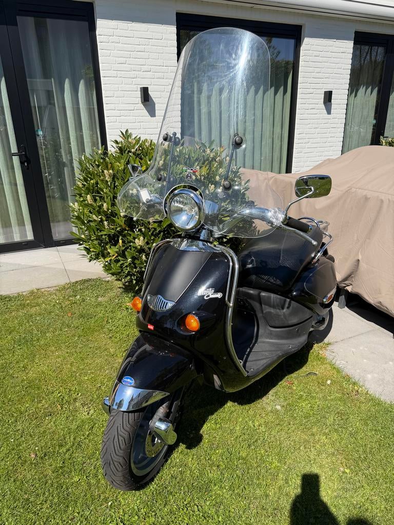 Aprilia Mojito 70cc uit 2009 met lage kilometerstand, Ophalen, Tweetakt, Maximaal 45 km/u, Zo goed als nieuw
