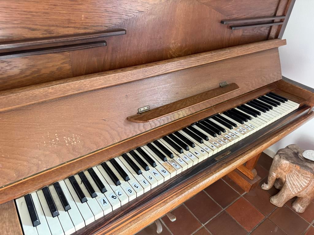Antieke piano, Muziek en Instrumenten, Ophalen, Gebruikt, Bruin, Piano