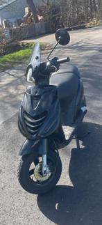 Piaggio zip 4t 50cc brom, Fietsen en Brommers, Scooters | Piaggio, Maximaal 45 km/u, Zip, Ophalen of Verzenden, Zo goed als nieuw